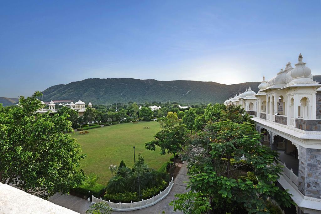 The Udaibagh Hotel อุเดเปอร์ ภายนอก รูปภาพ
