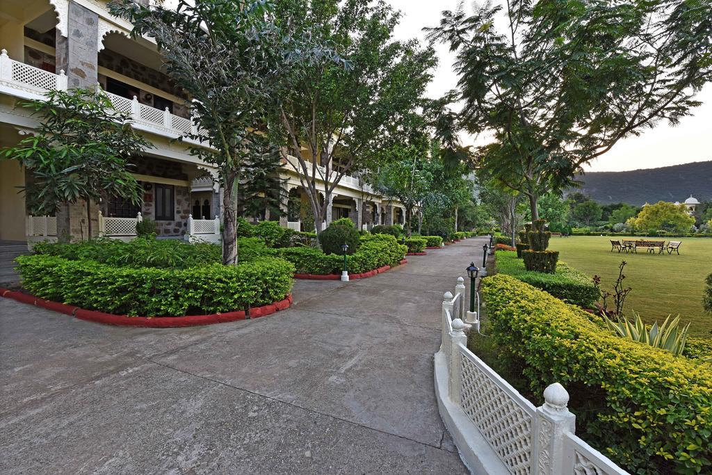 The Udaibagh Hotel อุเดเปอร์ ภายนอก รูปภาพ