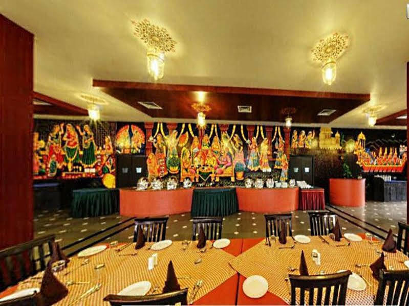 The Udaibagh Hotel อุเดเปอร์ ภายนอก รูปภาพ