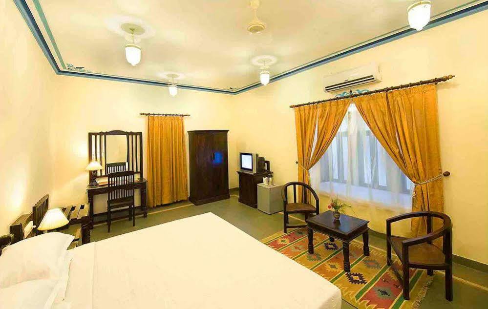 The Udaibagh Hotel อุเดเปอร์ ภายนอก รูปภาพ