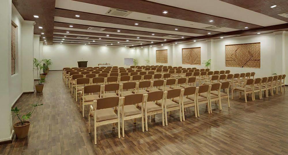 The Udaibagh Hotel อุเดเปอร์ ภายนอก รูปภาพ