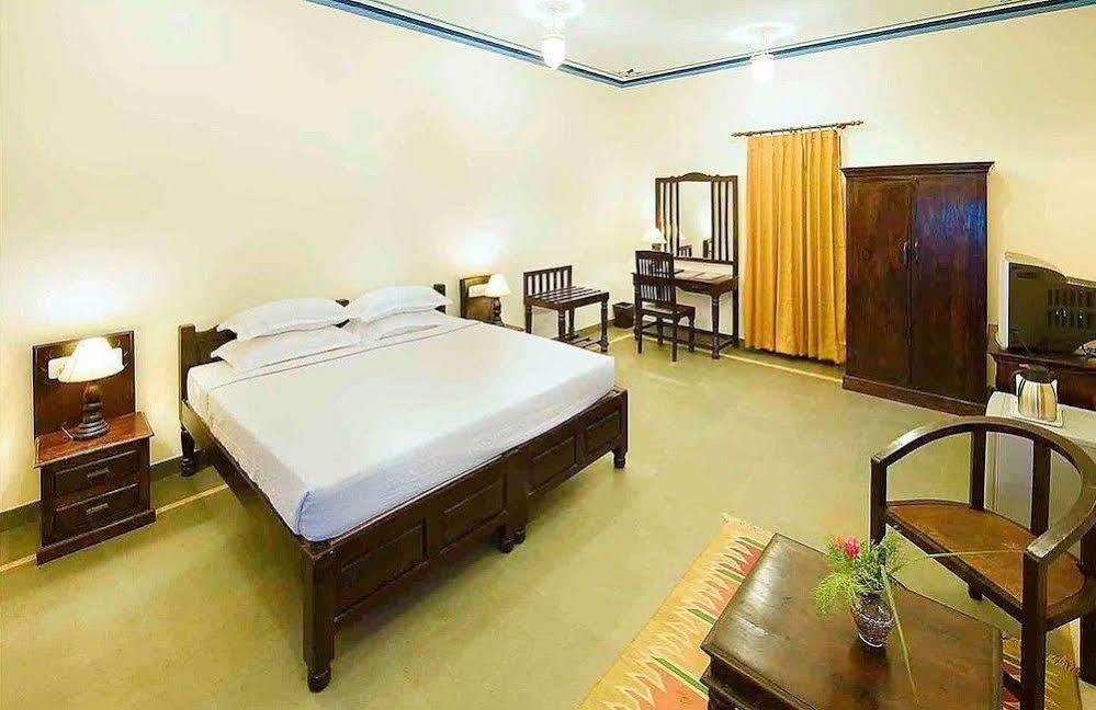 The Udaibagh Hotel อุเดเปอร์ ภายนอก รูปภาพ