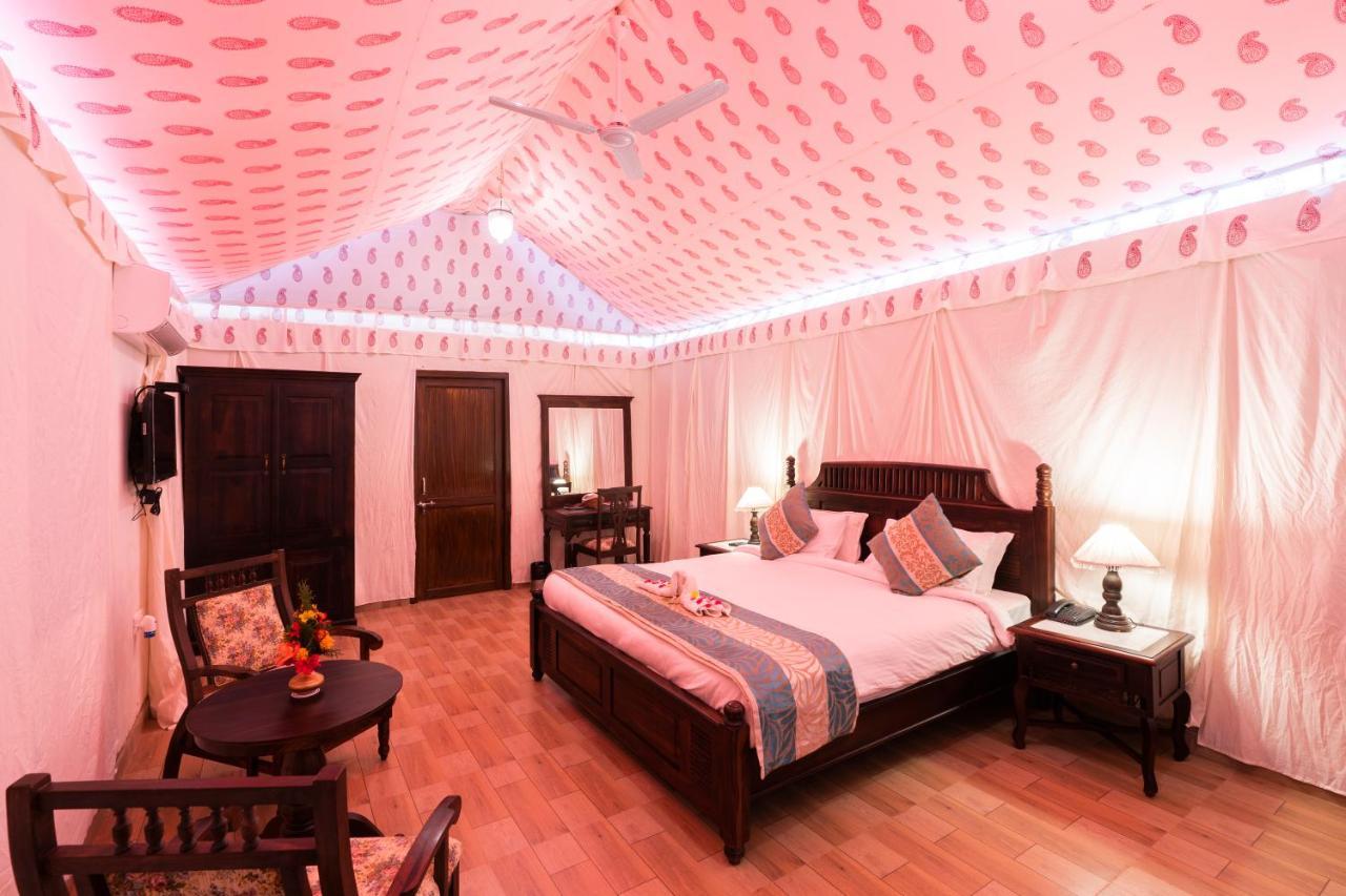 The Udaibagh Hotel อุเดเปอร์ ภายนอก รูปภาพ